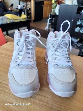 AND1 Athletic Shoes White & Pink US 5